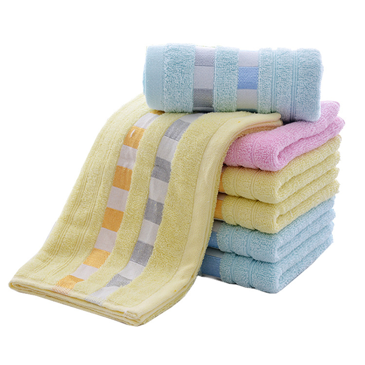 Pamukani jacquard ručnik za lice, gust i upijajući, 100–120 g/m², 14 vlakana, sadržaj pamuka 95%