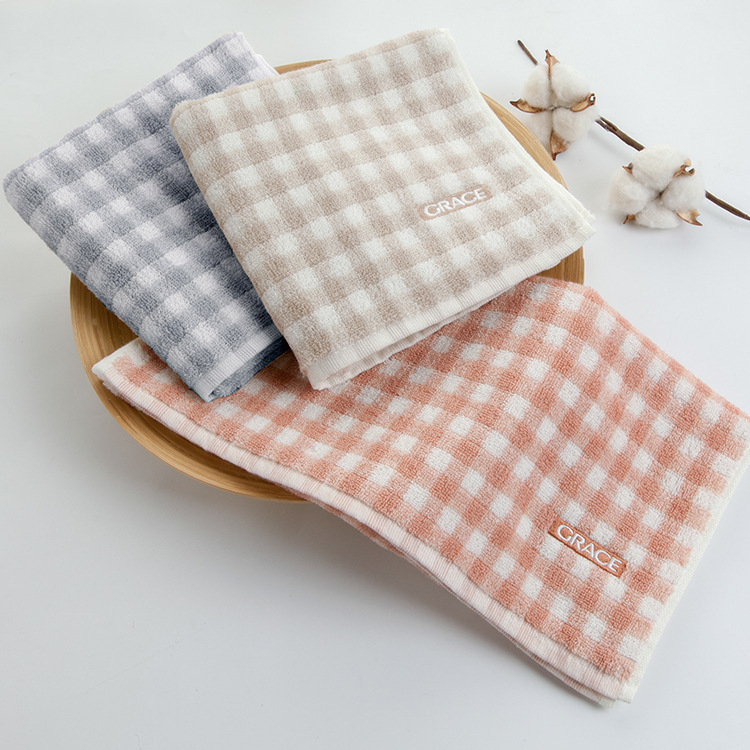 Grace 100% pamut arc törölköző, 32S fonal, sima szövés, 100–120 g
