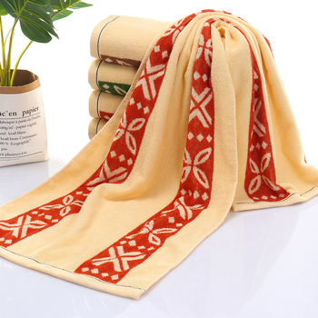 Jacquard ručník, polyesterovo-bavlněný, vlákno 14, hmotnosť 140–170 g