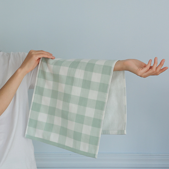 Arc- és törölköző – hosszú szálú pamut, 16 fonat, 100–120 g, feldolgozás: hajlítás (hemming), gyors nedvszívó és lélegző