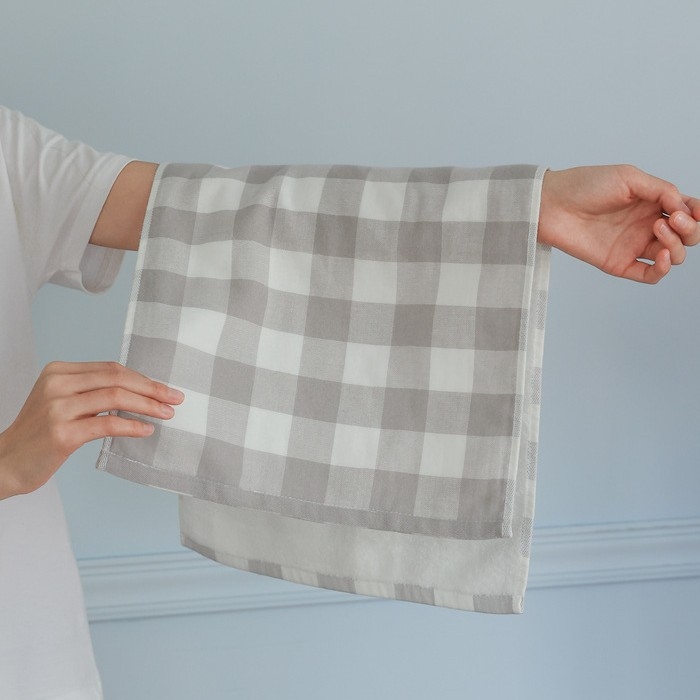 Arc- és törölköző – hosszú szálú pamut, 16 fonat, 100–120 g, feldolgozás: hajlítás (hemming), gyors nedvszívó és lélegző