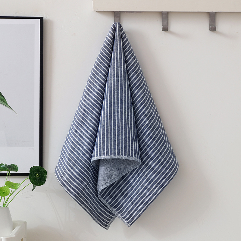 100% pamut törölközők készlet: arc- és fürdő törölközők csíkos mintával, 32s fonal, szegélyvarrás, tömeg 100–120 g