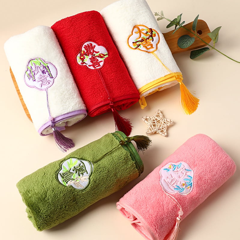 Dva ručnika od coral fleece s izvezom u kutiji za poklon, 140–170 g, moguć tisak logotipa