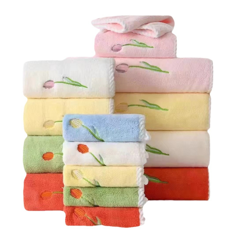 Tulip ručnik za kupaonicu, koralni fleece, 150D, izvezen i obrubljen, 170–200 g