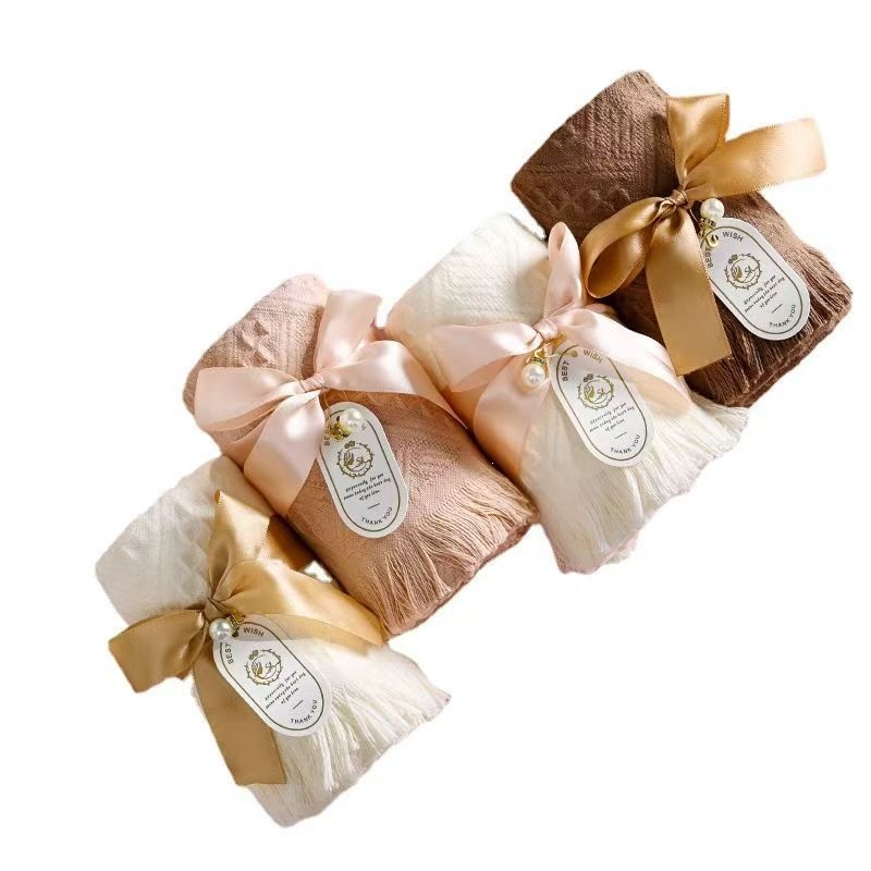 Esküvői ajándéktörölköző géz anyagban díszdobozban, 70 g, jacquard, logónyomtatás lehetséges