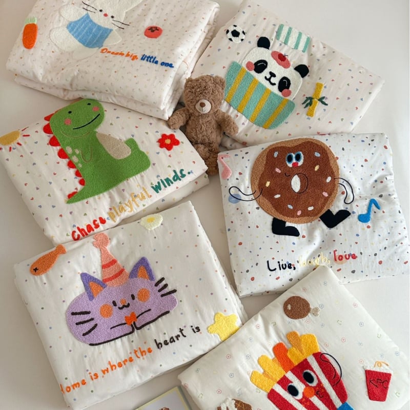 Baby House vaikų medvilninis komplektas su karikatūromis, siuvinėtas, 100% medvilnė, Santai antibakterinis užpildas, audinio tankis 133x72, 60 siūlų