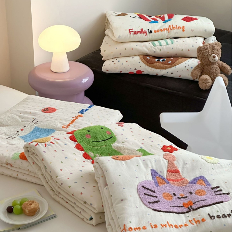 Baby House vaikų medvilninis komplektas su karikatūromis, siuvinėtas, 100% medvilnė, Santai antibakterinis užpildas, audinio tankis 133x72, 60 siūlų