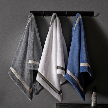 Kupaonski ručnik s antibakterijskom zaštitom, debela coral fleece tekstura, brzo suši, bez dlačica, težina 140–170 g