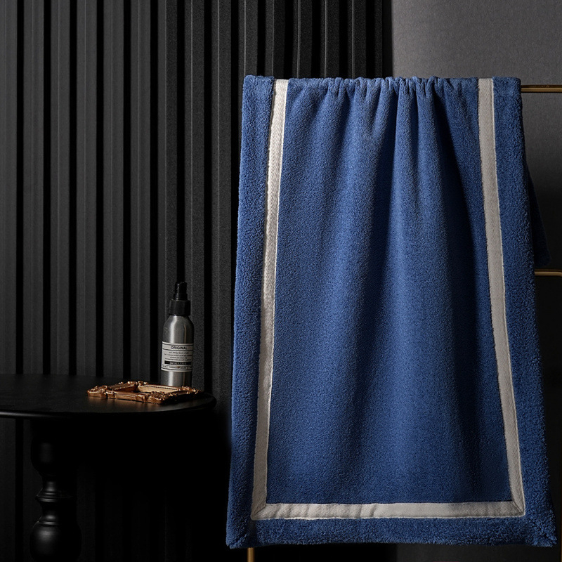 Kupaonski ručnik s antibakterijskom zaštitom, debela coral fleece tekstura, brzo suši, bez dlačica, težina 140–170 g