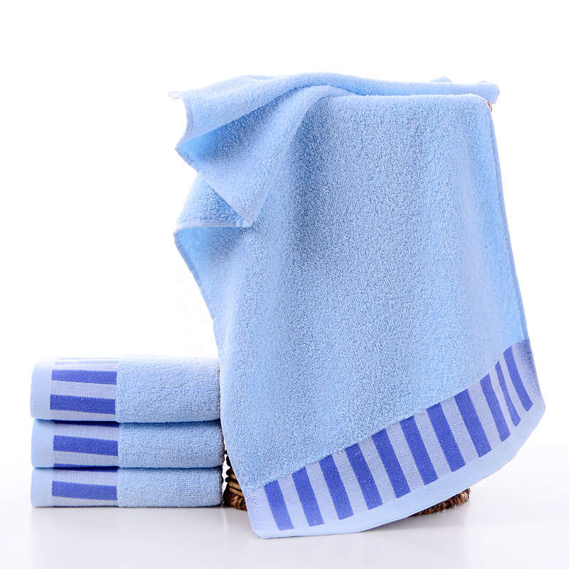 Prosop din bumbac cu jacquard în formă de taste de pian, gros și moale; Material: poliester-bumbac; Greutate: 80-100 g; Compoziția: bumbac.