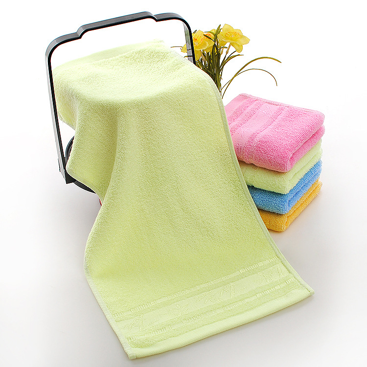 Prosop pentru copii din fibre de bambus, marca Xinlan bamboo, fir 32s combed, 60 g, imprimare logo, absorbție apă 0–5 s.