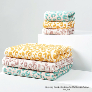 Jacquard koralni fleece ručnik za lice i kupaonicu, leopard uzorak, 150D, težina 80-99 g, mogućnost prilagodbe