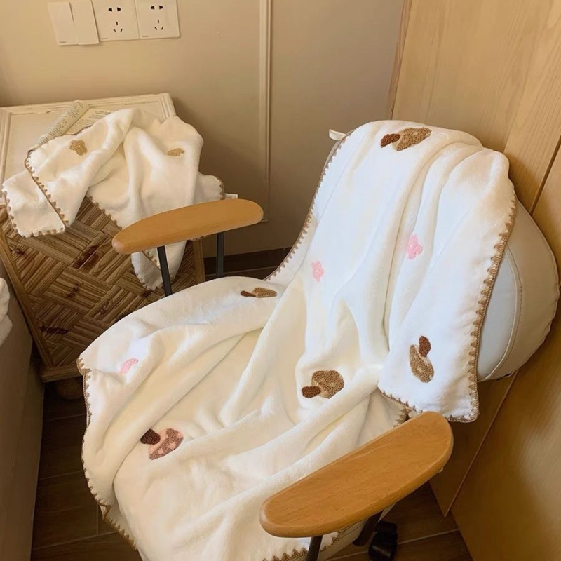 Set od dva ručnika za kupanje od mikrovlakana, upijajući, brzo se sušeći, bez dlačica, 300–400 g, s rubom zašivenim.