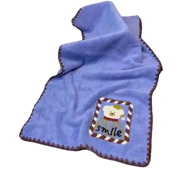 Set ručnika od koralnog fleksa s šivanim medvjedićem – mekan, ne ispada vlakna; uključuje ručnik za kupanje i ručnik za lice; 150D pređa; težina 100–120 g