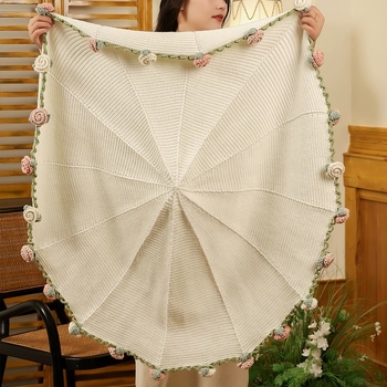 Akrilna deka s motivom cvijeća – ručno izrađeno, cvjetni stil, 500–799 g, Klasa I