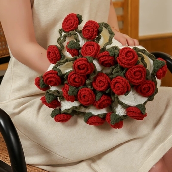 Akrilna deka s motivom cvijeća – ručno izrađeno, cvjetni stil, 500–799 g, Klasa I