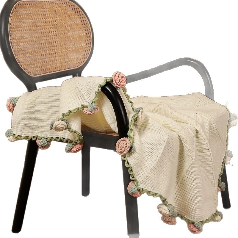 Akrilna deka s motivom cvijeća – ručno izrađeno, cvjetni stil, 500–799 g, Klasa I