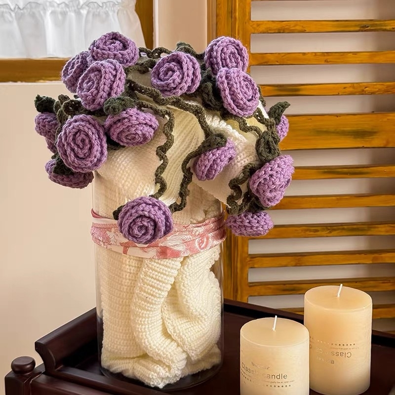 Akrilna deka s motivom cvijeća – ručno izrađeno, cvjetni stil, 500–799 g, Klasa I