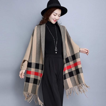 Pleten kardigan s color-block karom, bojt kapom s resicama, lagana silueta, bat rukavi, V izrez