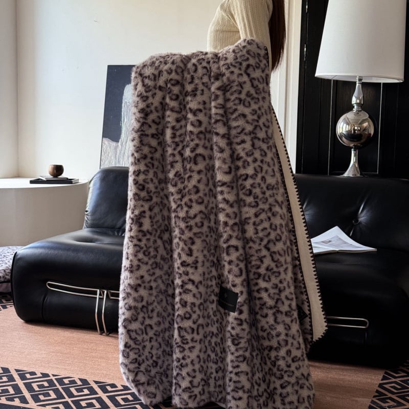 Deka od mink krzna s leopard uzorkom Star Light | Poliester, proljeće–jesen, skupljanje 2–5%, postojanost boja 4