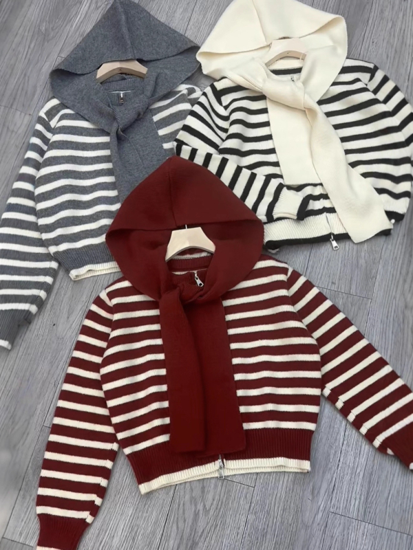 Dvi dalių komplektas: dryžuotas megztinis kardiganas ir švarkas, ilgos rankovės, akrilinis pluoštas, elegantiškas kasdieninis stilius, ruduo 2025