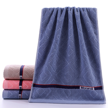 Pamukani kupaonski ručnik s jacquard uzorkom, sprijed 32 niti, straga 14 niti, oko 150 g