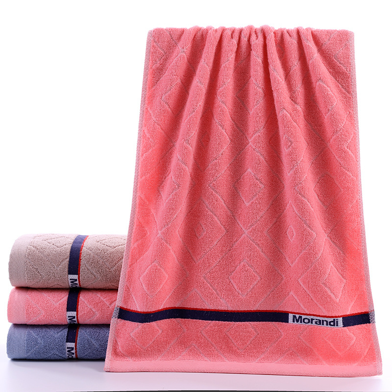 Pamukani kupaonski ručnik s jacquard uzorkom, sprijed 32 niti, straga 14 niti, oko 150 g