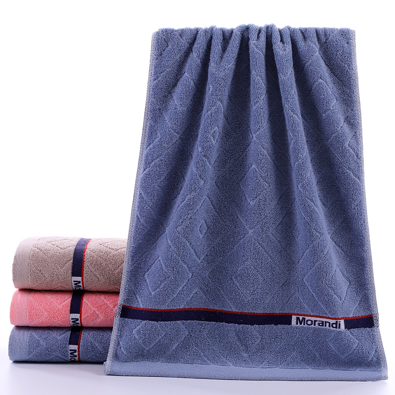 Pamukani kupaonski ručnik s jacquard uzorkom, sprijed 32 niti, straga 14 niti, oko 150 g