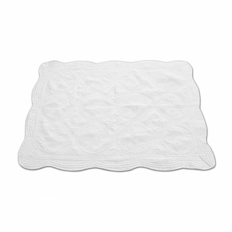 Бебешко квилтирано памучно одеяло, солиден модел, за пролет и есен, тегло 500 g.