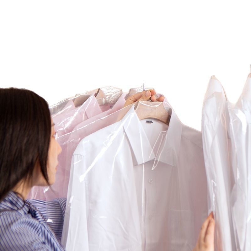 Plastikust riidekaitsekate, läbipaistev, riputatav, kaitseb tolmu ja niiskuse eest