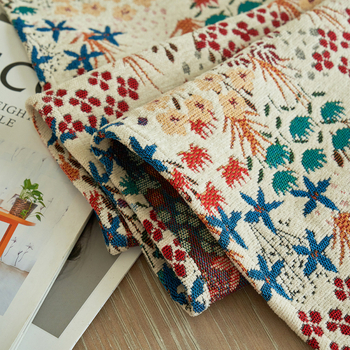 Jacquard stolni runner s prugama, moderan minimalistički stil, 100% poliester, pogodno za dnevni boravak, spavaću sobu i restoran