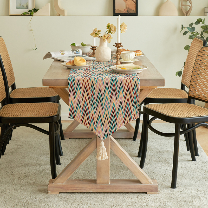 Jacquard stolni runner s prugama, moderan minimalistički stil, 100% poliester, pogodno za dnevni boravak, spavaću sobu i restoran