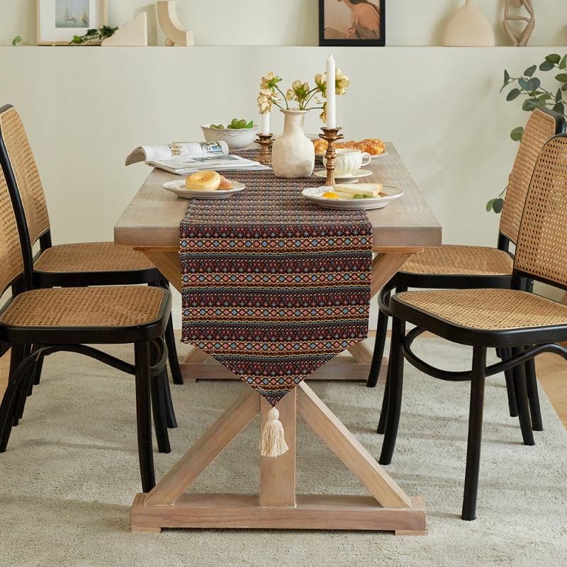 Jacquard stolni runner s prugama, moderan minimalistički stil, 100% poliester, pogodno za dnevni boravak, spavaću sobu i restoran