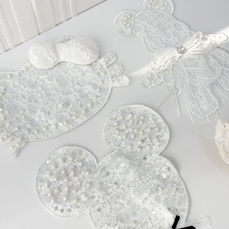 Бродирана нашивка с мультяшна мишка и пайети за облекло