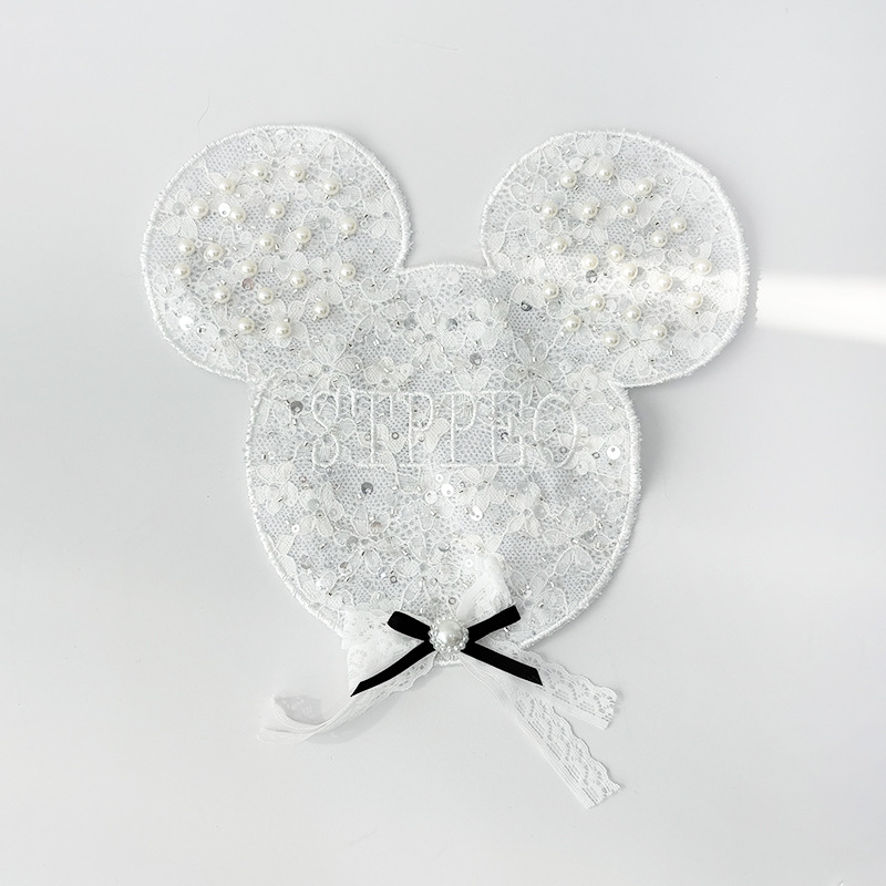 Бродирана нашивка с мультяшна мишка и пайети за облекло