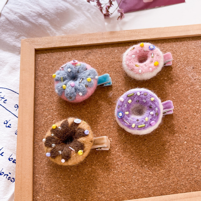 Κλιπ μαλλιών για παιδιά με ντόνατ από μαλλί φιλτ – Χειροποίητο, στυλ καρτούν