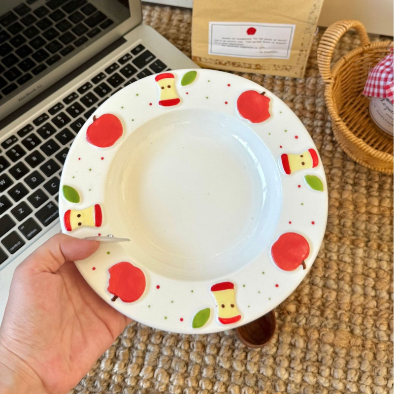 Kerámia ovális tál és tányér karikatúra motívummal, aranyos stílus