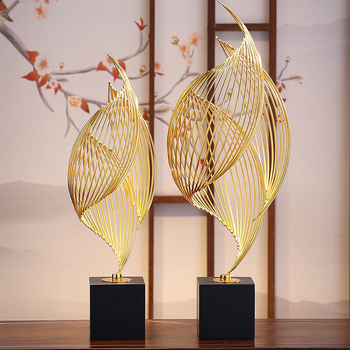 Dzelzs mākslas dekorācija, vienkāršs un mūsdienīgs stils ar pielāgojamu gravējumu, piemērots dzīvojamai istabai, ieejai, televizora skapim, vīna skapim un grāmatu plauktiem.