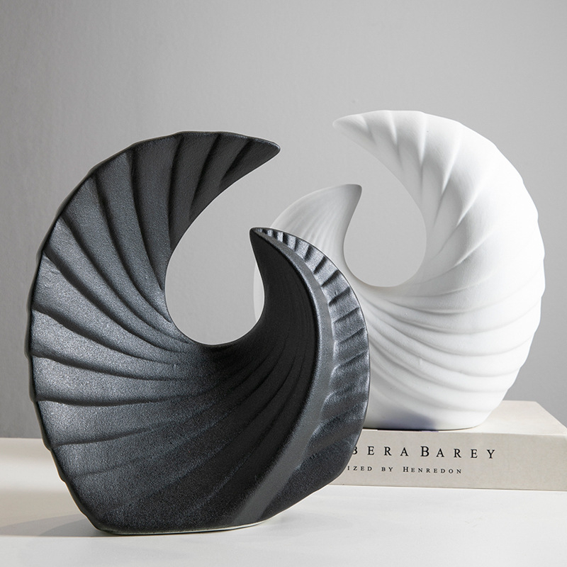 Geometrijski keramički ukras za interijere (Materijal: keramika; Kategorija: Geometrija; Stil: Moderna jednostavnost)