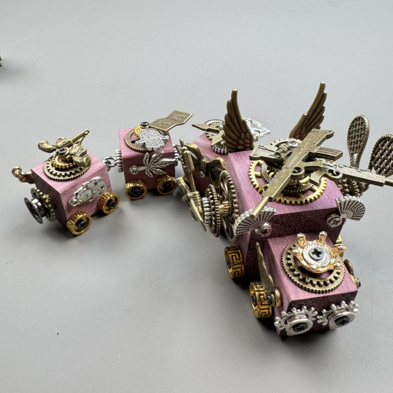 Ručni rad drvena stolna dekorativna figurica – punk robot vlak, crtani stil