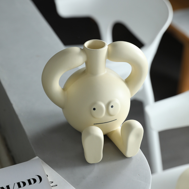 Porcelanska figura s karakterom – modernan minimalistički stil; materijal: porculan; prilike za darove: vjenčanje, rođendan, useljenje
