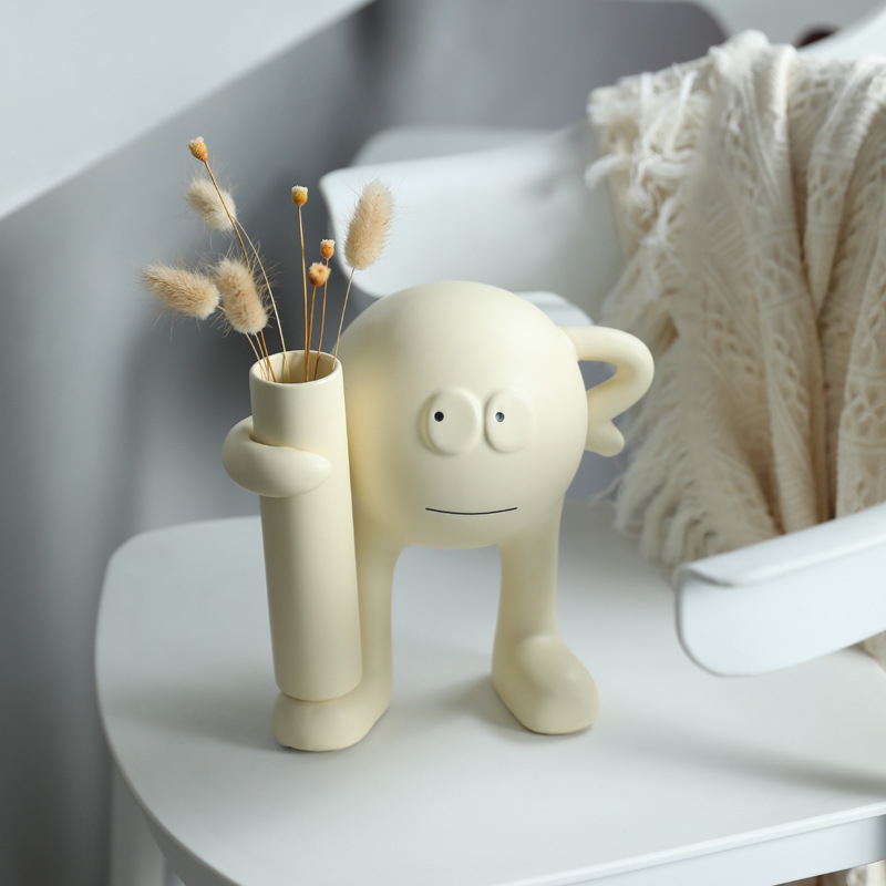 Porcelanska figura s karakterom – modernan minimalistički stil; materijal: porculan; prilike za darove: vjenčanje, rođendan, useljenje