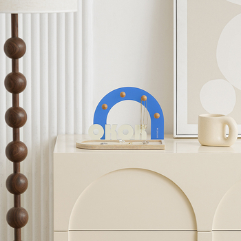 Akrilni držač ključeva i pladanj za nakit za ulaz — moderan minimalistički stil