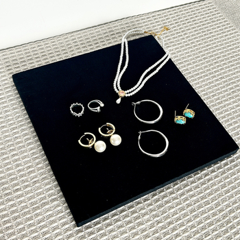 Подложка за бижута с велурено покритие върху дървена основа, едноетажна дисплей-стойка за бижута, пресформирана изработка — Yijia