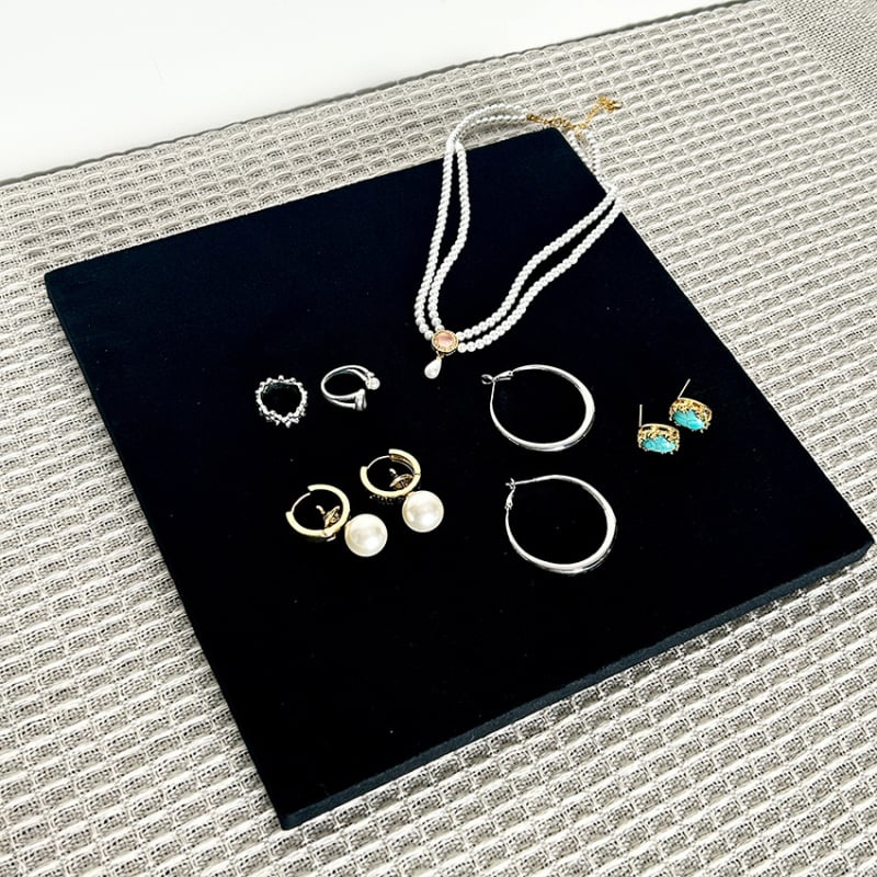 Подложка за бижута с велурено покритие върху дървена основа, едноетажна дисплей-стойка за бижута, пресформирана изработка — Yijia