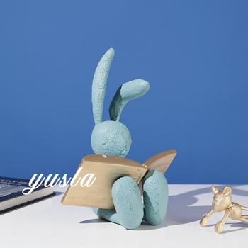 Sveķu zaķa skulptūra — mūsdienīgs minimālisma stils; materiāls: sveķi; Proces: skulptūra; zīmols: By the South.