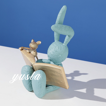 Sveķu zaķa skulptūra — mūsdienīgs minimālisma stils; materiāls: sveķi; Proces: skulptūra; zīmols: By the South.