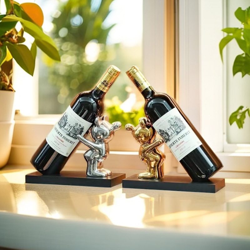 Keramikas vīna statīvs ar lāča motīvu – LG Sakura, gaišs luksusa stils, elektroplatinga pārklājums