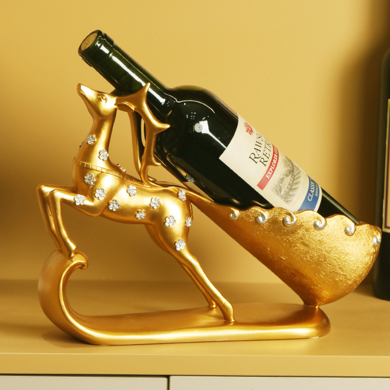 Elka rezīna vīna statīvs – mūsdienīgs minimālais istabas dekors