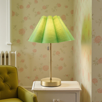 Stolna lampa s platnenim abažurom i željeznom umjetnošću, cvjetni oblik, stil svjetla luksuza, napajanje baterijom, beskonačno podešavanje jačine svjetla